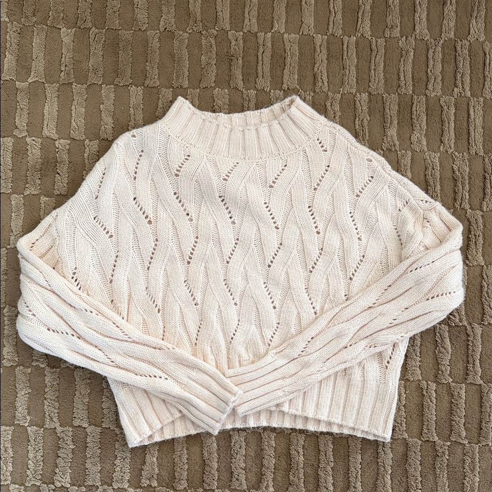Evereve Textured Knit Turtleneck Sweater in Cream